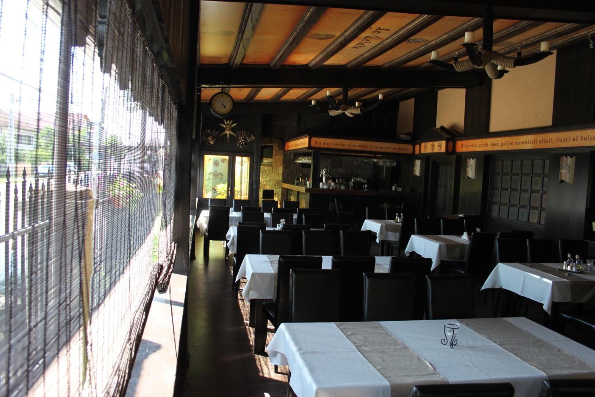 Hotel Lacetate Piteşti Extérieur photo