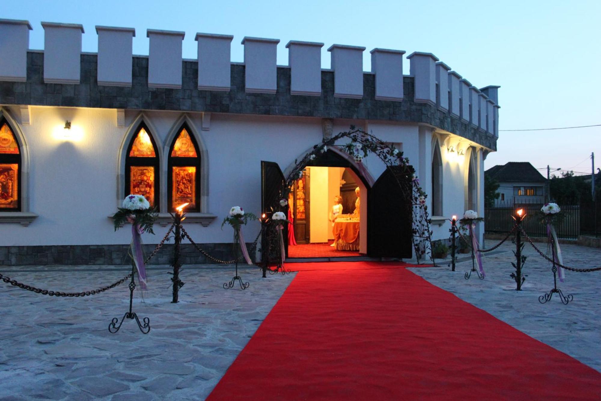 Hotel Lacetate Piteşti Extérieur photo