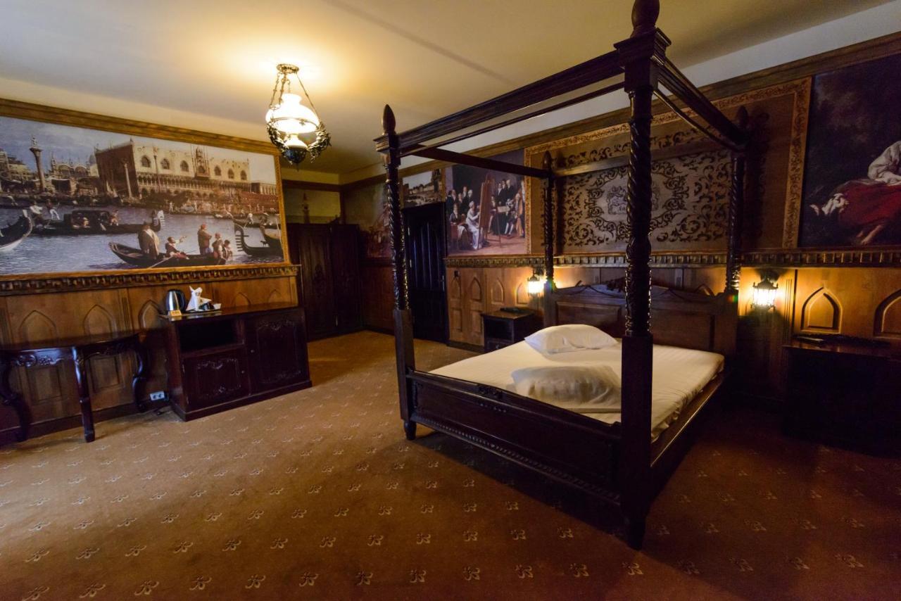 Hotel Lacetate Piteşti Extérieur photo