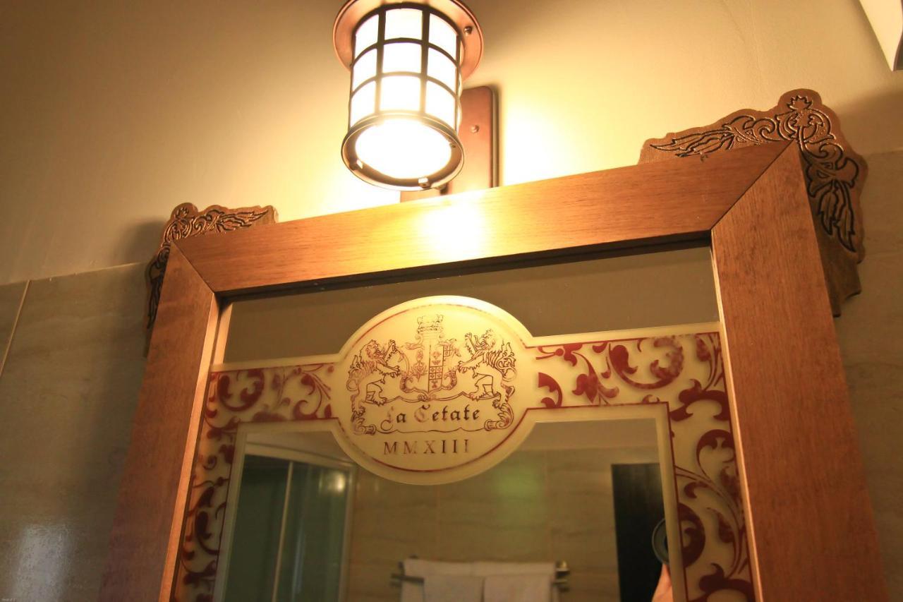 Hotel Lacetate Piteşti Extérieur photo